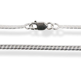 Серебряные цепочки — стильный аксессуар к любому образу