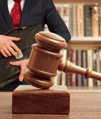 Как найти хорошего адвоката по семейным делам?