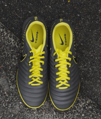 Как правильно выбрать футбольные бутсы?