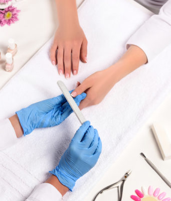 Отличия хорошего мастера маникюра от непрофессионала