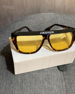 Luxxy.com – маркетплейс люксовых товаров