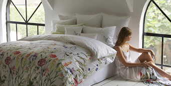 Шелковое постельное белье: отличный подарок на свадьбу или юбилей