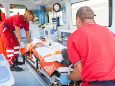 Как подготовить лежачего больного к транспортировке?