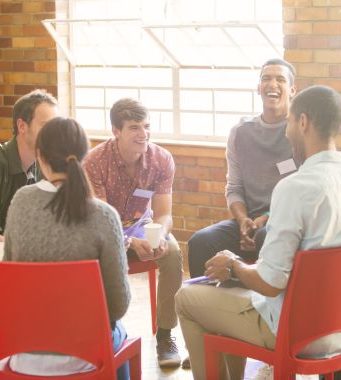 Групповая психотерапия: почему сейчас настолько популярна?