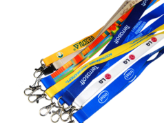 Ланъярды для бейджей: простой способ закрепить таблички с важной информацией