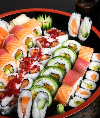 Роллы: вкусный перекус для семьи