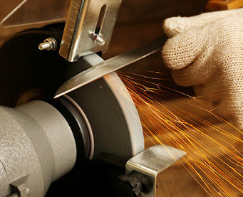 Как заточить ножи на точильном станке: советы и правила