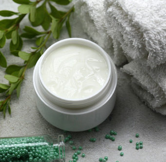 Восстанавливающий крем для лица: критерии выбора