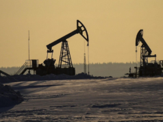 Экономика России будет расти, а экспорт нефти не пострадает от потолка цен, — IMF