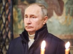 Путин поздравил жителей России с Рождеством