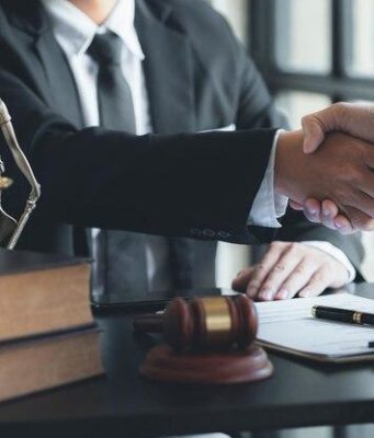 Адвокат по уголовным делам: квалифицированная помощь