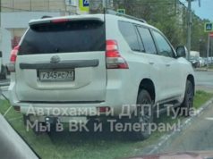 На ул. Ложевой водитель «Крузака» досрочно открыл четвертую полосу движения