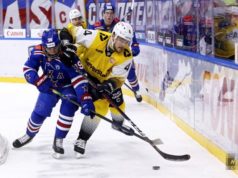 Хоккеист Мичков попрощался с погибшим отцом