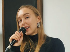 Научитесь петь: уроки вокала для начинающих в Новосибирске