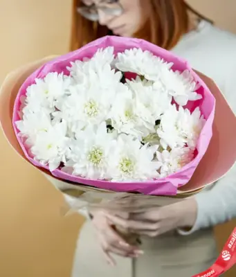 Хризантемы на AzaliaNow: элегантные букеты для любых случаев с доставкой по Москве и области